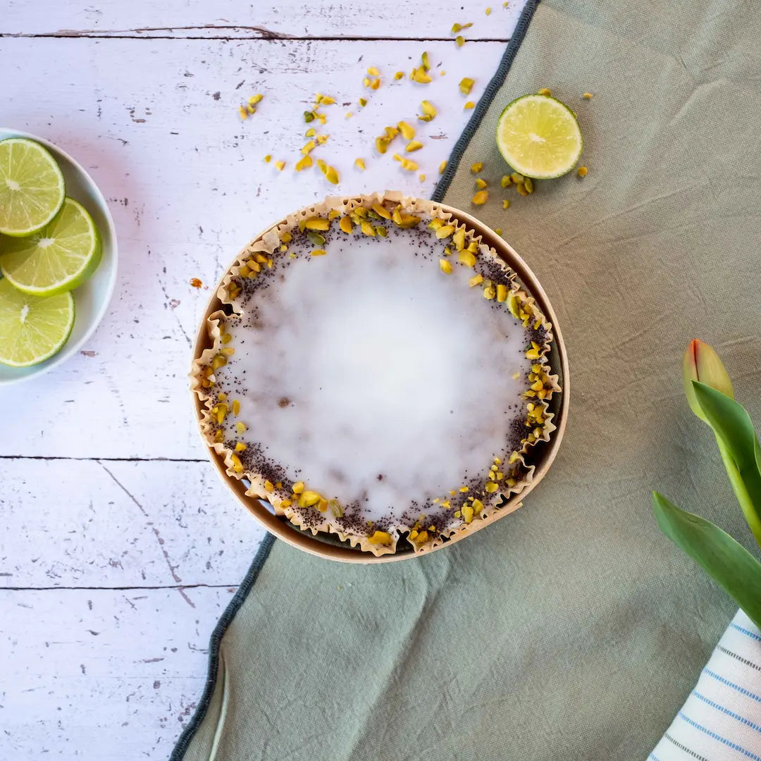 Lemon Poppyseed Kuchen mit Mohn und Zitrone, frisch gebacken von den Senior*innen bei Kuchentratsch
