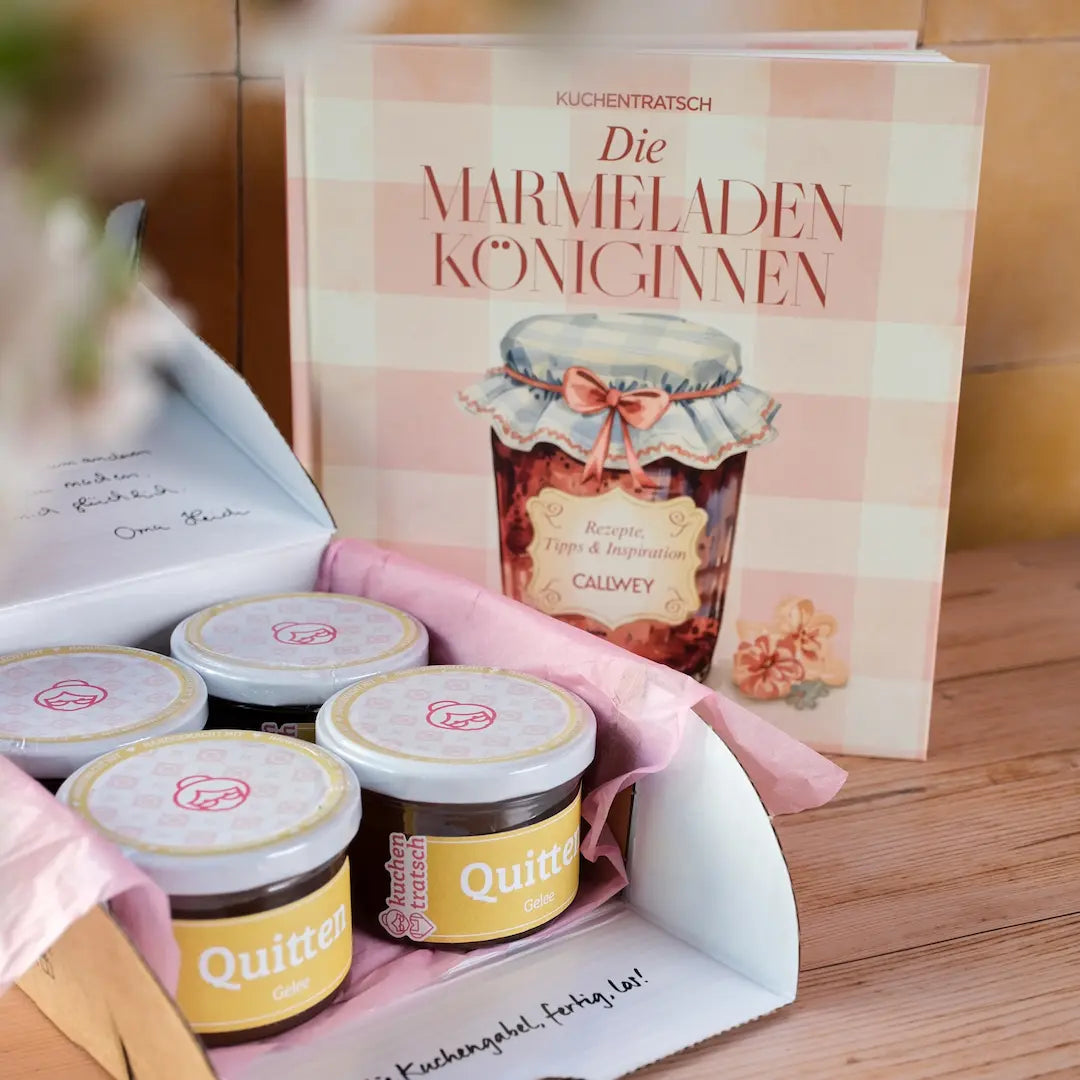 Set aus Buch „Die Marmeladenköniginnen“ und vier Gläsern handgemachtem Quittengelee aus der Kuchentratsch Backstube