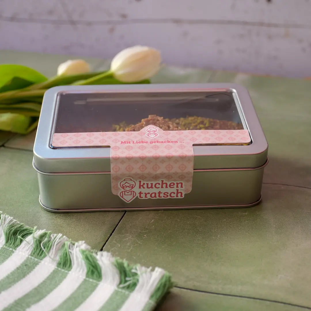 Die Pistazienecken von den Kuchentratsch Omas in ihrer Verpackung.